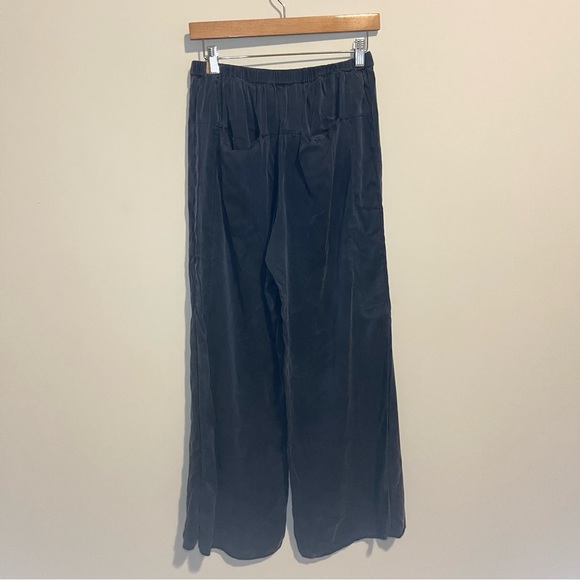 Lunya Washable Silk V Neck Pajama Pant Set Deep Blue - Picture 8 of 9